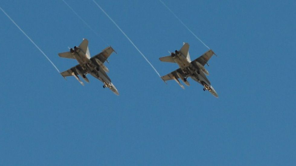 Dos F-18 españoles de la OTAN derriban un dron en el espacio aéreo de Rumanía
