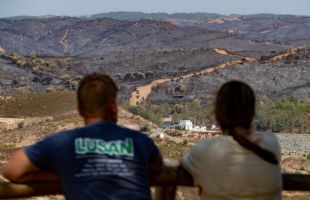 Avance favorable en el incendio de Huesca mientras se da por estabilizado el de Huelva