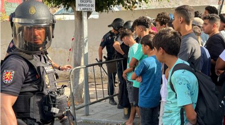 Interior eleva a 2.168 la cifra de menores identificados en Ceuta desde el 30 de julio