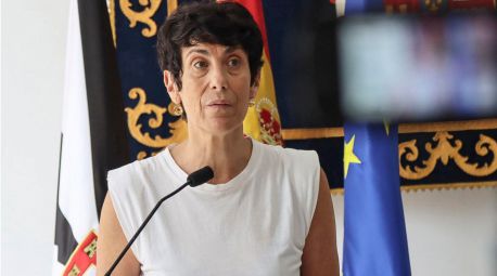 Elma Saiz, tras ser abucheada en Ceuta: “El PP ha virado en su discurso migratorio, preso de su alianza con la ultraderecha”