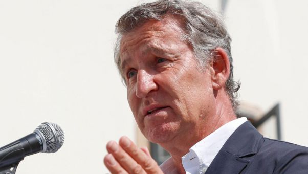 Considera que Sánchez ha emprendido 'un proceso de ruptura y deconstrucción del sistema constitucional de 1978'.