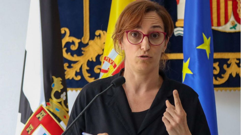Sanidad convoca de urgencia a las comunidades para mandar vacunas a Ceuta