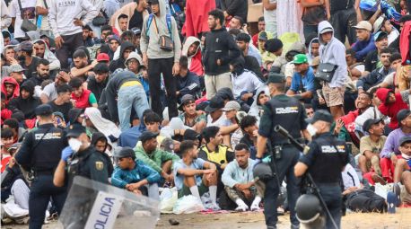 Los acampados en la playa del Trampolín pretenden convertirla en un asentamiento permanente