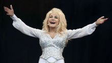 Dolly Parton, legendaria estrella de la música country, muere a los 80 años
 