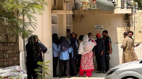 Al menos 14 recién nacidos mueren en un incendio en un hospital en Pakistán