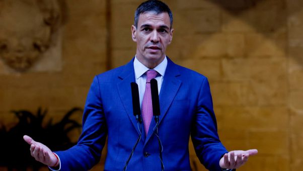Le acusan de generar 'un caos mayor' y tachan de 'fracaso atronador' su gestión.