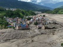 Al menos 390 muertos y 1.400 desaparecidos, cuatro españoles, tras la devastadora riada en Nepal