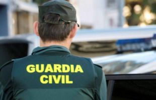 Detenido un hombre tras asesinar presuntamente a su mujer de 47 años en Isla Cristina