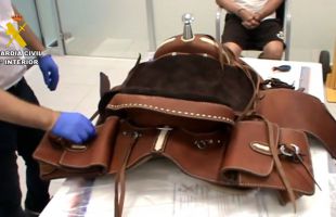 Intervenidos en Guadalajara cinco kilos de cocaína escondidos en una silla de montar a caballo