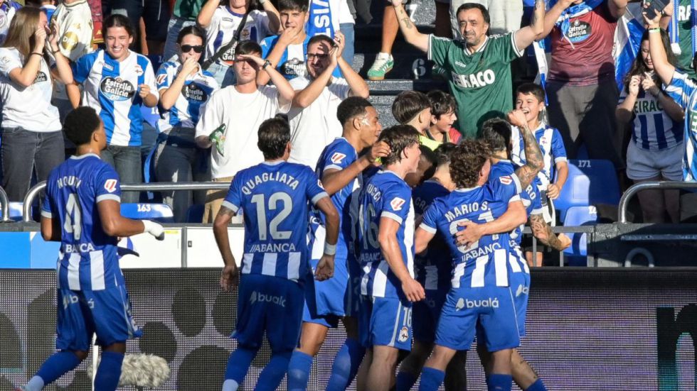 LaLiga. El Deportivo doblega al Valencia y sigue invicto