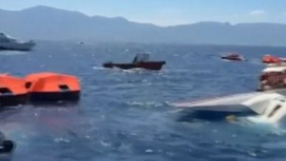 Al menos siete muertos en el naufragio de un barco en Chipre con 270 pasajeros a bordo