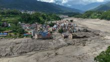 Al menos 1.000 muertos y 4.400 desaparecidos tras la devastadora riada en Nepal