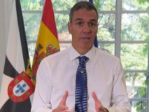 Sánchez graba un vídeo de trámite para felicitar a Ceuta en pleno revuelo por el informe de la Policía sobre Marruecos
