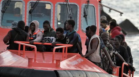 Fracasa el primer expediente masivo de deportación de España: los 82 senegaleses que debían ser expulsados quedan en libertad