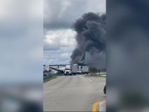 Un avión de mercancías de Amazon se estrella en el aeropuerto de Miami