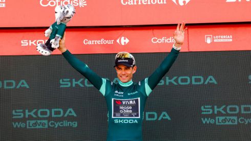 Vuelta España. Un tremendo Van Aert se impone en Córdoba y saca brillo a la carrera