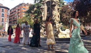 María Lafuente conquista Madrid y celebra veinte años en las pasarelas