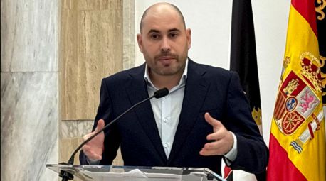 El delegado del Gobierno en Ceuta se niega a dimitir y presume del 'trabajo que está haciendo'