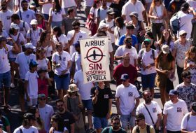 
5.000 trabajadores de Airbus reclaman mejoras laborales mientras sigue la huelga
 

 