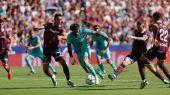LaLiga. El Barcelona escapa de una debacle en el Ciutat de Valencia