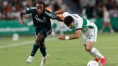 LaLiga. Espí salva al Real Madrid y a Mourinho de inmolarse en Elche