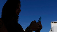 La UE vetará las redes sociales a menores de 13 años y las limitará hasta los 15