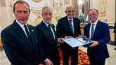 Florentino Pérez visita Ceuta entre vítores y traslada el apoyo del Real Madrid