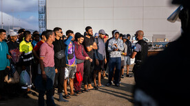 La juez pide a Óscar Puente los expedientes del campamento del puerto de Ceuta