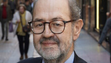 Juan Bas: 'La literatura ha de ser totalmente libre, provocadora si es menester'