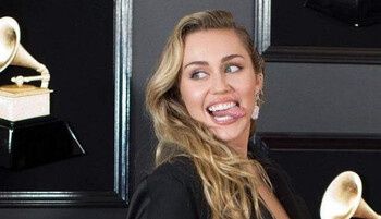 La cantante Amanda Lear acusa a Miley Cyrus de plagio
 