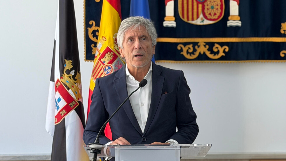 Gritos de 'traidor' a Marlaska a su llegada a la Delegación del Gobierno en Ceuta