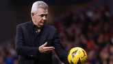 Javier Aguirre es el clavo ardiendo del Valencia de Peter Lim para salvar la categoría