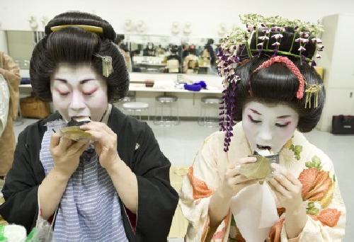 Las geishas tambin comen
