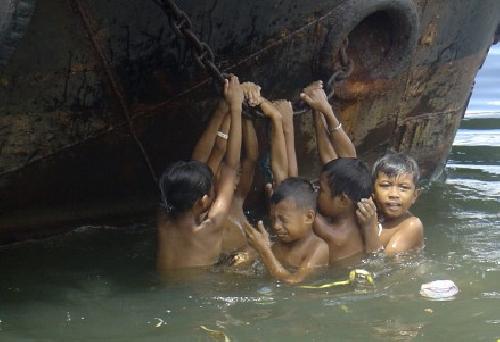 La cruda realidad del trabajo infantil en Manila (Filipinas) 