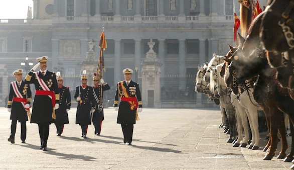 Felipe VI ha presidido por primera vez celebración de la Pascua Militar en el Palacio Real. Efe