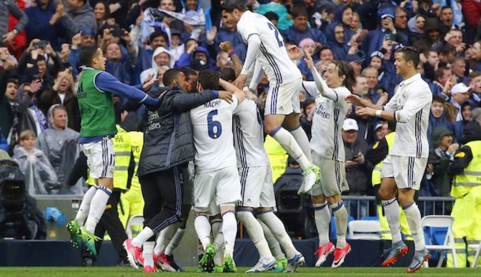 Ronaldo marcó y falló un penalti en una nerviosa final en el Bernabéu. Por Diego García