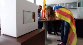 Rivera pide dar una 'patada democrática' al secesionismo catalán.