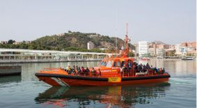 Llegan al puerto de Málaga 151 inmigrantes rescatados de tres pateras.