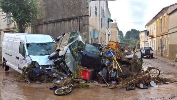 Diez muertos por las inundaciones, que tambin han provocado el cierre de varias carreteras y numerosos daos materiales.