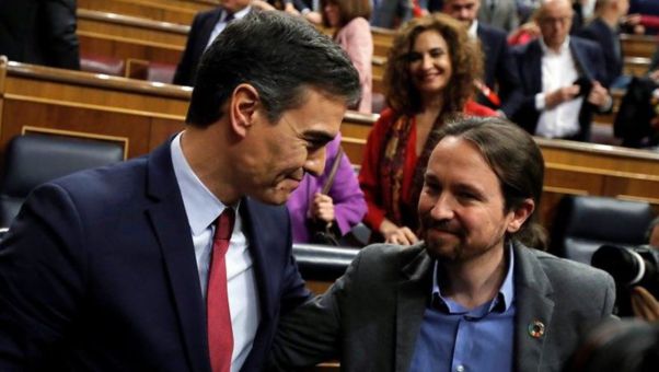 La formación de Pablo Iglesias ya no veta a Ciudadanos, pero intenta que el voto naranja no sea necesario.